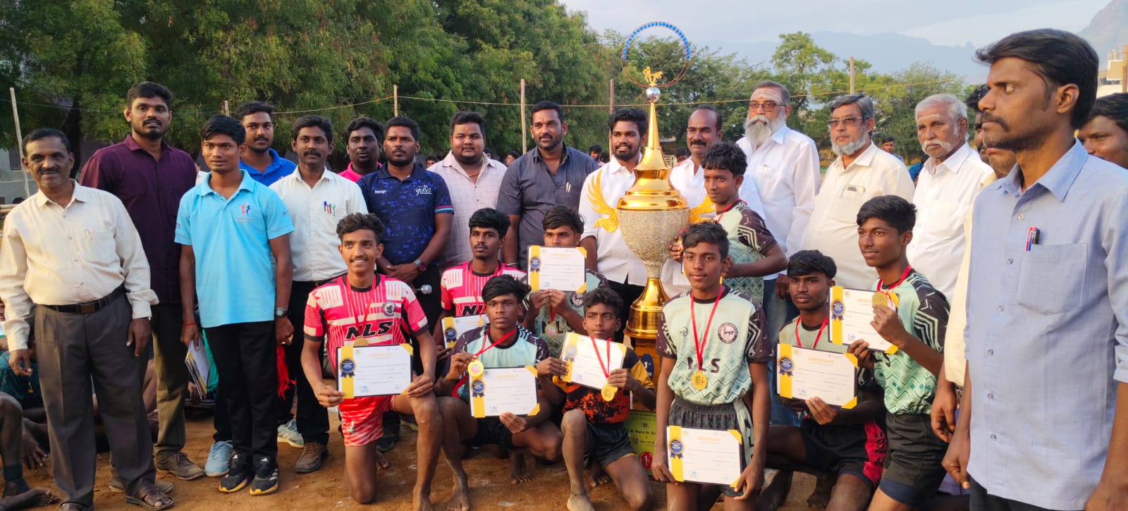 நமது பதின்மேல்நிலைப்பள்ளியில் நடைபெற்ற தென்மாநில அளவிலான கபாடி போட்டி.